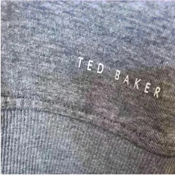 Ted Baker London 1/4 Zip Gray Peruvian Cotton
Sweater Men's Size 5 Or XL- NWOT! - Picture 6 of 8